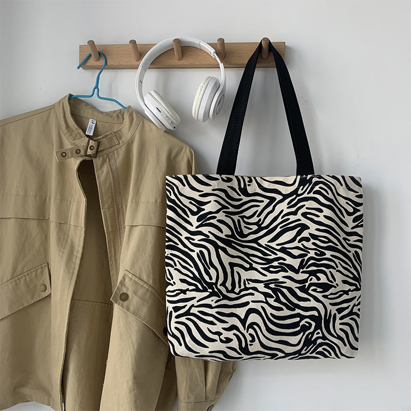 Handtaschen für Frauen Kette Umhängetasche Open Zipper Design,