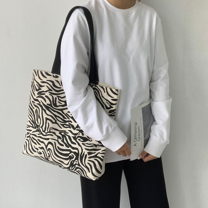 Handtaschen für Frauen Kette Umhängetasche Open Zipper Design,